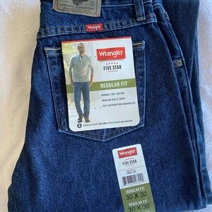 Wrangler Men's Relaxed Fit Indigo Jeans